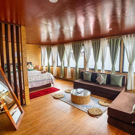 Monratino Himadrie -2 Mins Walk From Mall Road - All Rooms Have Kanchenjunga Mountain View Darjeeling  Bagian luar foto