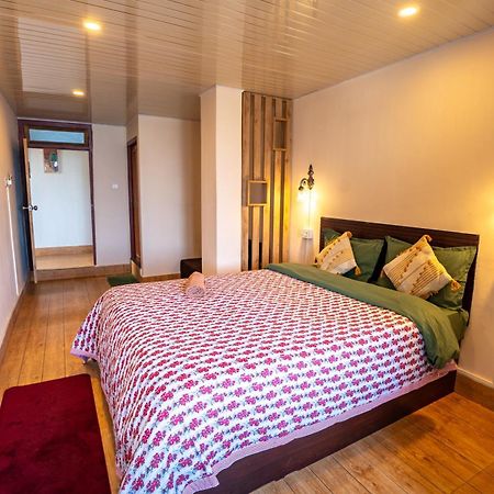 Monratino Himadrie -2 Mins Walk From Mall Road - All Rooms Have Kanchenjunga Mountain View Darjeeling  Bagian luar foto