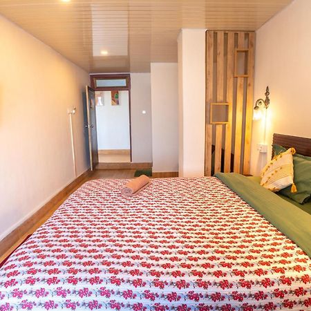 Monratino Himadrie -2 Mins Walk From Mall Road - All Rooms Have Kanchenjunga Mountain View Darjeeling  Bagian luar foto