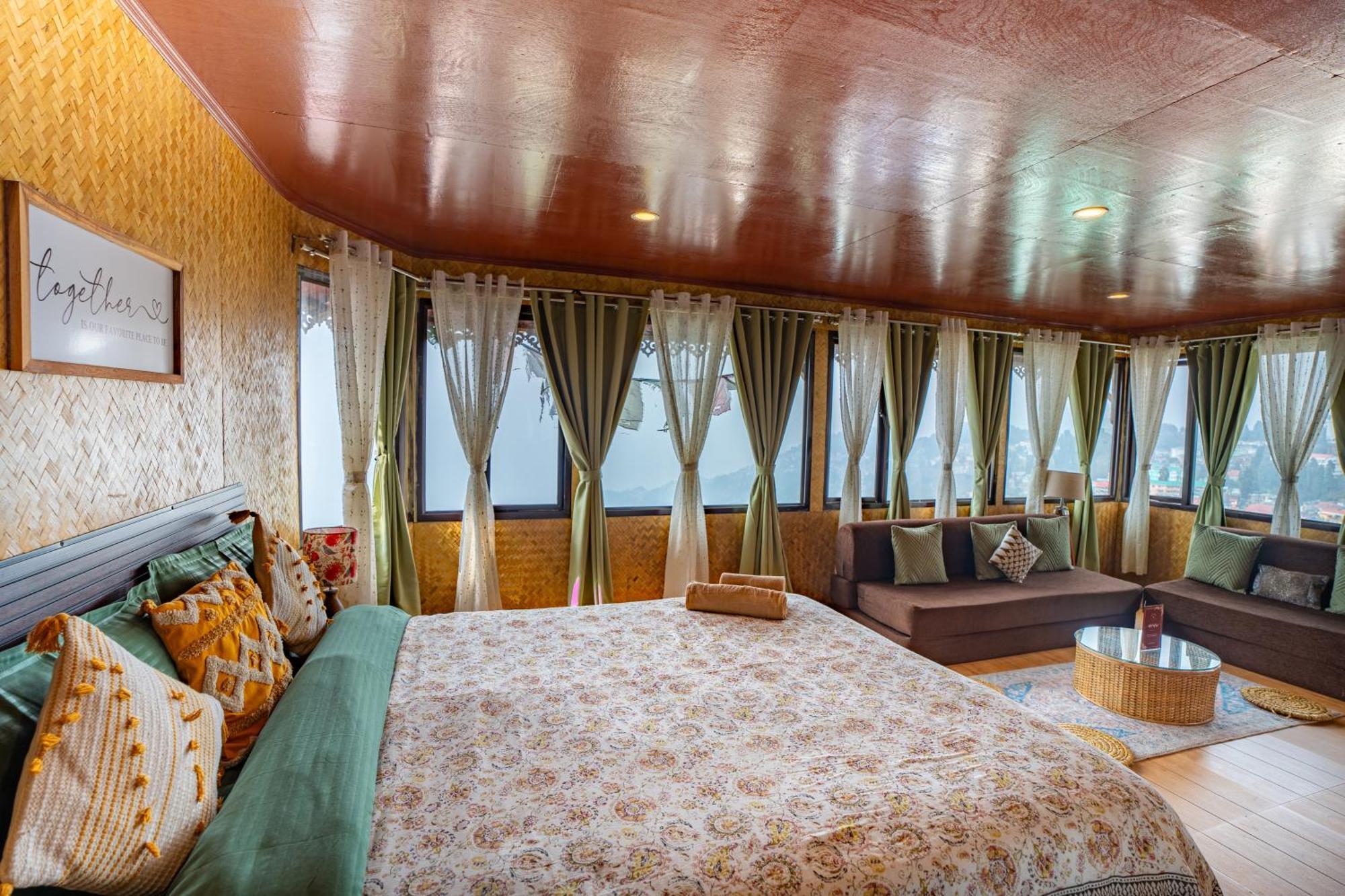 Monratino Himadrie -2 Mins Walk From Mall Road - All Rooms Have Kanchenjunga Mountain View Darjeeling  Bagian luar foto