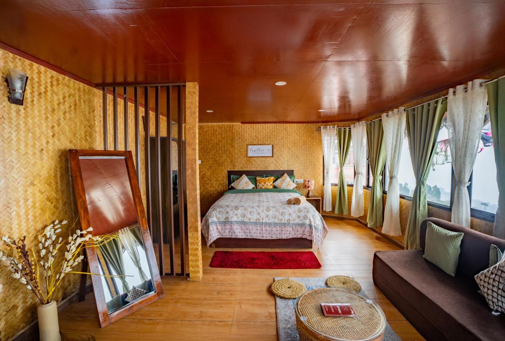 Monratino Himadrie -2 Mins Walk From Mall Road - All Rooms Have Kanchenjunga Mountain View Darjeeling  Bagian luar foto