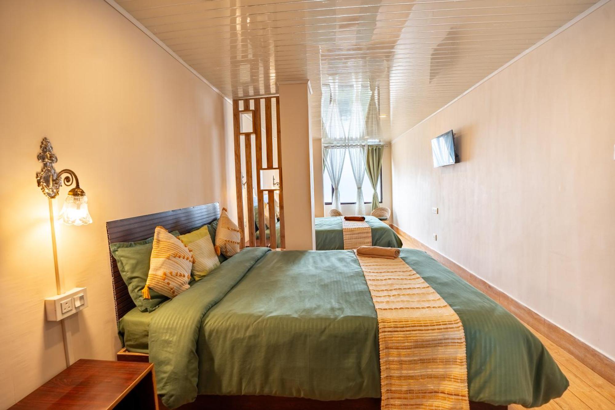 Monratino Himadrie -2 Mins Walk From Mall Road - All Rooms Have Kanchenjunga Mountain View Darjeeling  Bagian luar foto