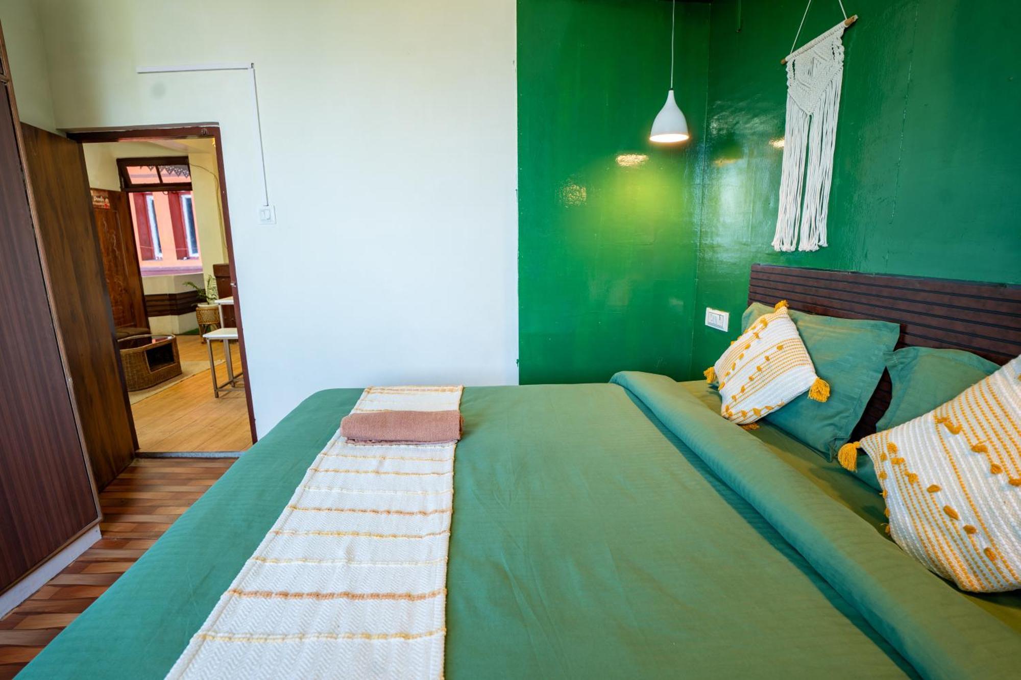 Monratino Himadrie -2 Mins Walk From Mall Road - All Rooms Have Kanchenjunga Mountain View Darjeeling  Bagian luar foto