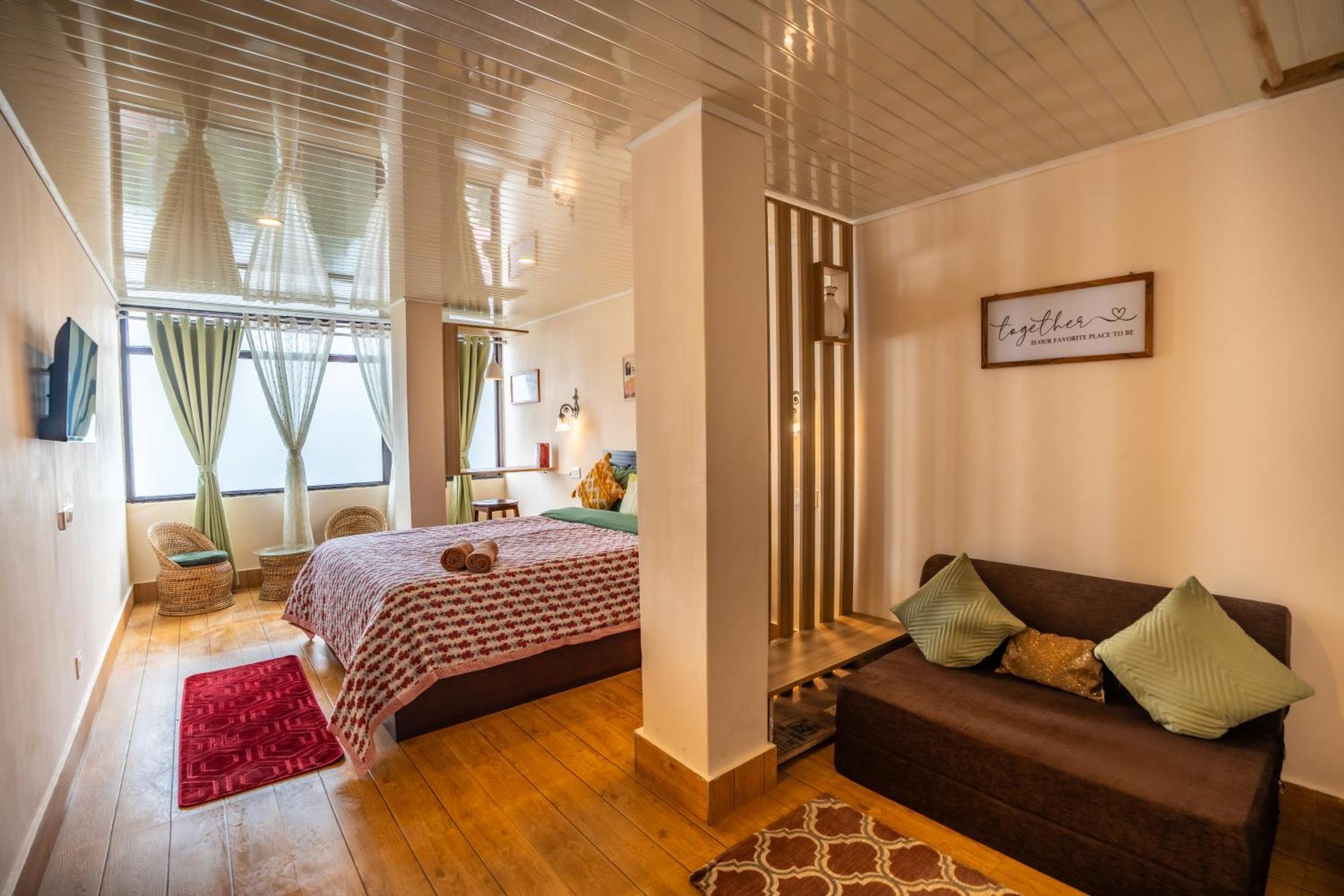 Monratino Himadrie -2 Mins Walk From Mall Road - All Rooms Have Kanchenjunga Mountain View Darjeeling  Bagian luar foto
