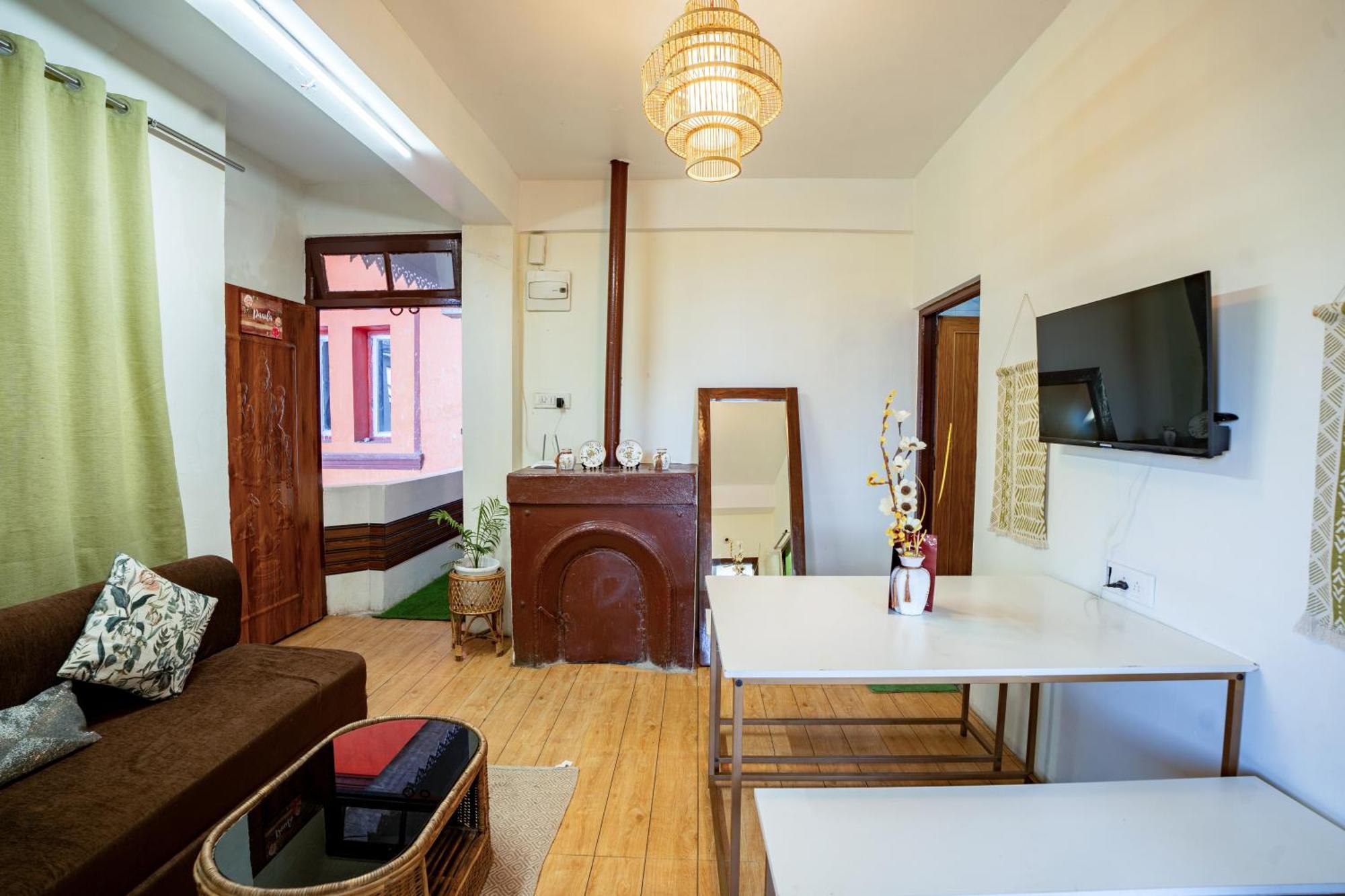 Monratino Himadrie -2 Mins Walk From Mall Road - All Rooms Have Kanchenjunga Mountain View Darjeeling  Bagian luar foto