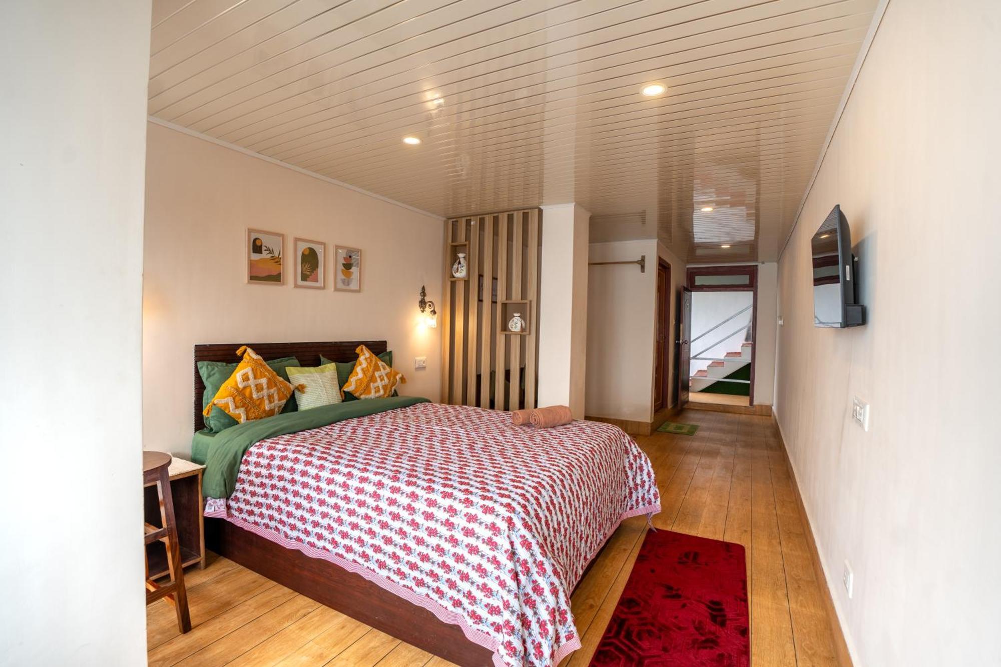 Monratino Himadrie -2 Mins Walk From Mall Road - All Rooms Have Kanchenjunga Mountain View Darjeeling  Bagian luar foto