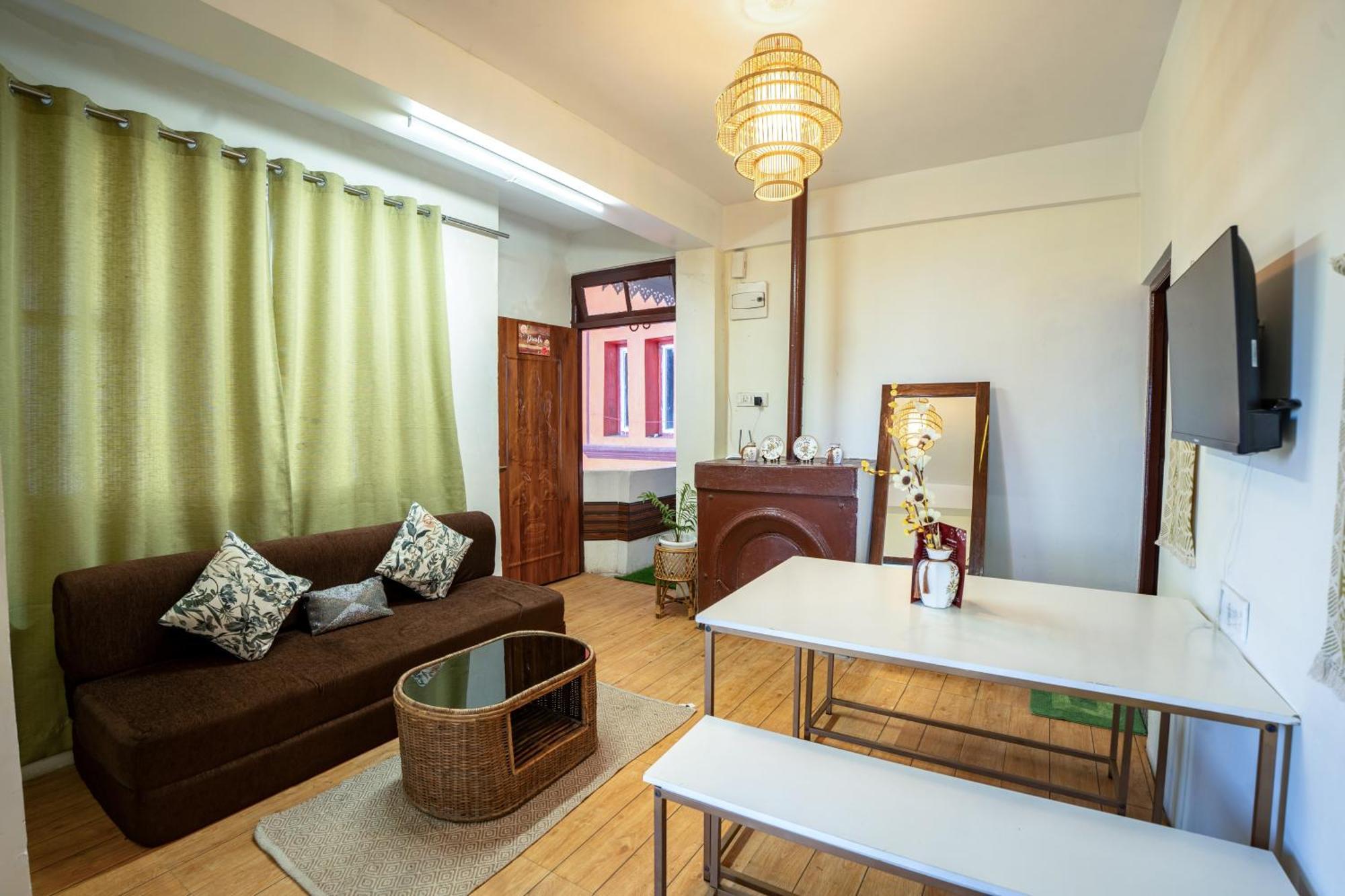 Monratino Himadrie -2 Mins Walk From Mall Road - All Rooms Have Kanchenjunga Mountain View Darjeeling  Bagian luar foto